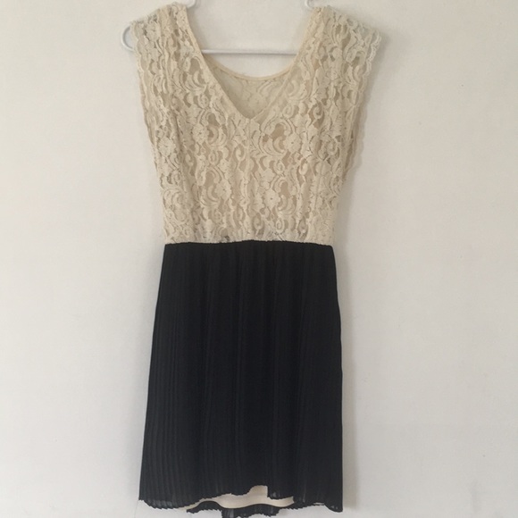 Dress - Picture 3 of 4